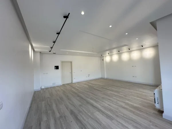 Tirane, shitet 3+1+Ballkon Kati 8, 157 m² 420.000 € (KOMUNA E PARISIT)