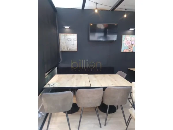 Tirane, shitet ,Biznesi  80 m² (Prane Liceut Artistik)