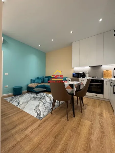 Vlore, shitet apartament 2+1+Ballkon Kati 2, 79 m² (Rruga dhimitër Konomi)