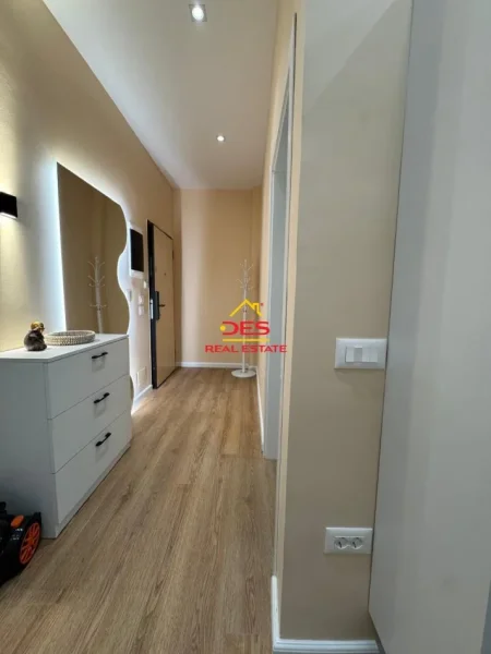 Vlore, shitet apartament 2+1+Ballkon Kati 2, 79 m² (Rruga dhimitër Konomi)