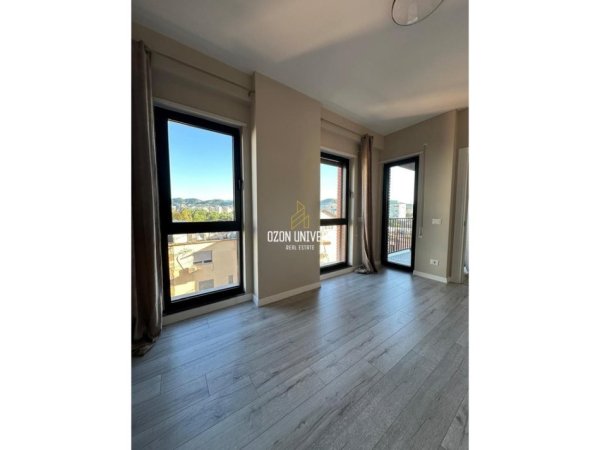 Tirane, jepet me qera apartament 1+1+Ballkon Kati 3, 77 m² 700 € (Myslym Shyr)