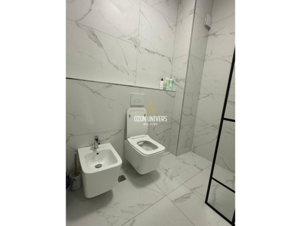 Tirane, jepet me qera apartament 1+1+Ballkon Kati 3, 77 m² 700 € (Myslym Shyr)