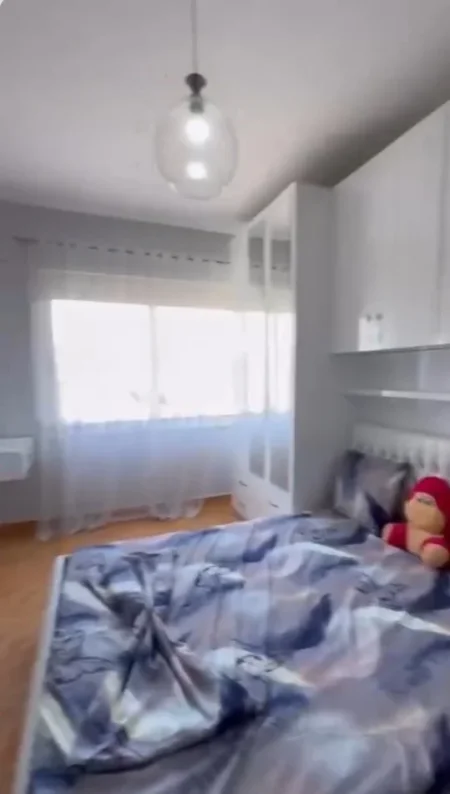 Tirane, ndarje qeraje me vajze apartament 2+1+Ballkon Kati 5, 150 € (Loni Ligori ,astir)