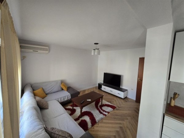 tirane  jepet me qera apartament 1+1+Ballkon Kati 4, 60 m² 450 € (shkolla e baletit)