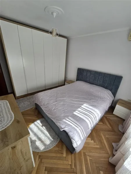tirane  jepet me qera apartament 1+1+Ballkon Kati 4, 60 m² 450 € (shkolla e baletit)