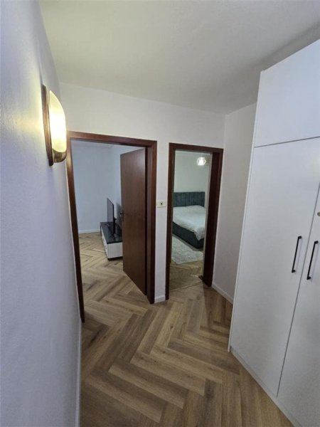 tirane  jepet me qera apartament 1+1+Ballkon Kati 4, 60 m² 450 € (shkolla e baletit)