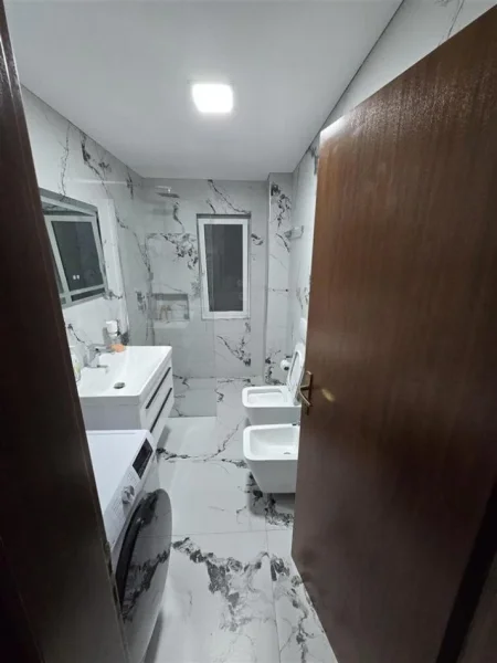 tirane  jepet me qera apartament 1+1+Ballkon Kati 4, 60 m² 450 € (shkolla e baletit)