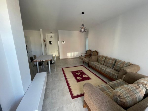 Tirane, jepet me qera apartament 2+1+Ballkon Kati 4, 110 m² 600 € (qsut)