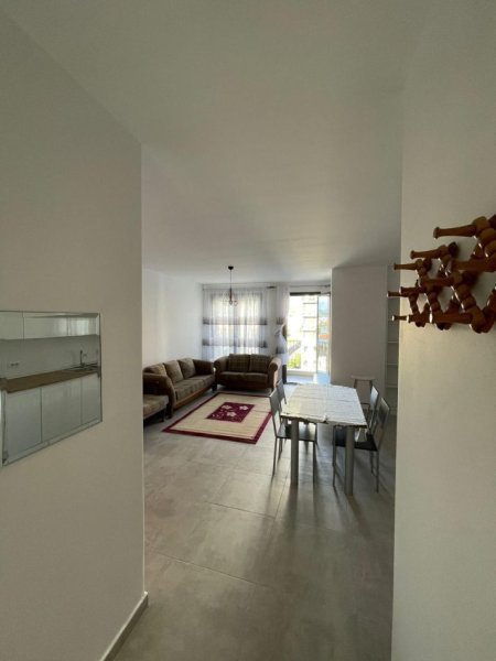 Tirane, jepet me qera apartament 2+1+Ballkon Kati 4, 110 m² 600 € (qsut)