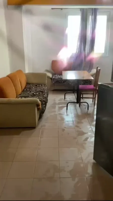 Tirane, jap me qera apartament 1+1 Kati 1, 50 m² 400 € (Qytet studenti)