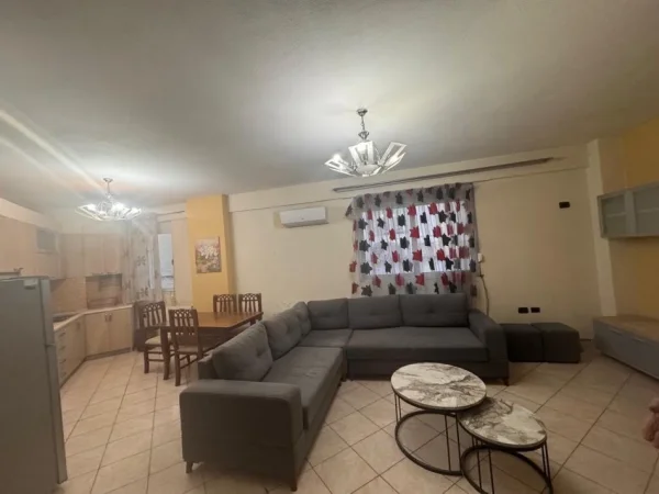 Tirane, jepet me qera ambjent biznesi Kati 1, 113 m² 1.500 € (Garda e tiranes)