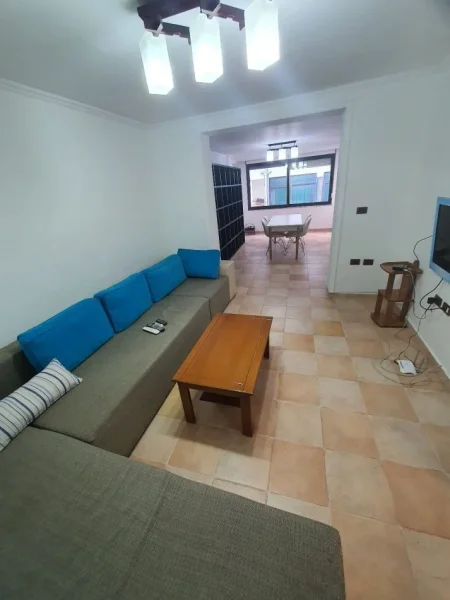 Tirane, shes apartament 3+1 Kati 3, 100 m² 260.000 € (bllok)