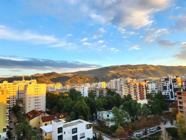 Vlore, shitet apartament 1+1+2 Ballkon Kati 9 jo i fundit, 74 m² 120.000 €