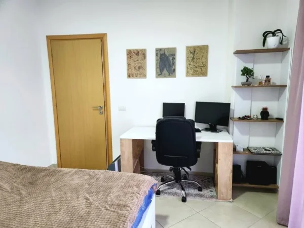 Vlore, shitet apartament 1+1+2 Ballkon Kati 9 jo i fundit, 74 m² 120.000 €