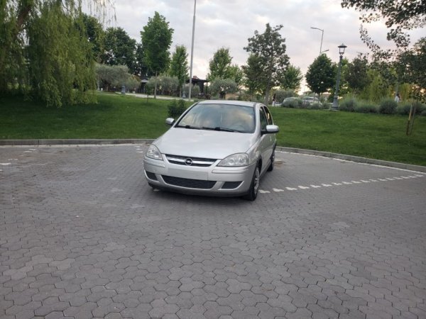 Durres, shes makine OPEL CORSA Nafte, gri metalizato manuale 217.000 km