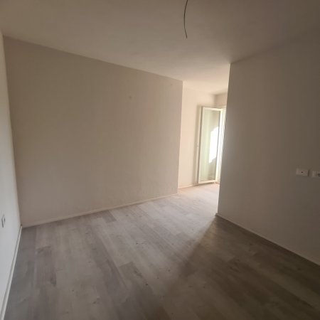 Golden Park 3, shes 2+1+Ballkon Kati 7, 105 m2 (Spitali Amerikan 3)
