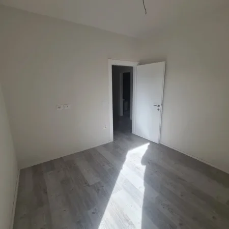 Golden Park 3, shes 2+1+Ballkon Kati 9, 105 m2 (Spitali Amerikan 3)