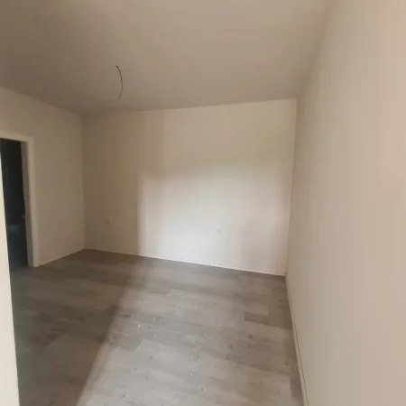 Golden Park 3, shes 2+1+Ballkon Kati 9, 105 m2 (Spitali Amerikan 3)