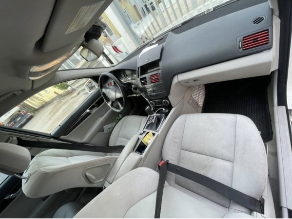 Tirane, shitet makine MERCEDES BENZ C CLASS W204 2010 MANUALE Nafte, e bardhë manuale Kondicioner 215 km 6.500 €