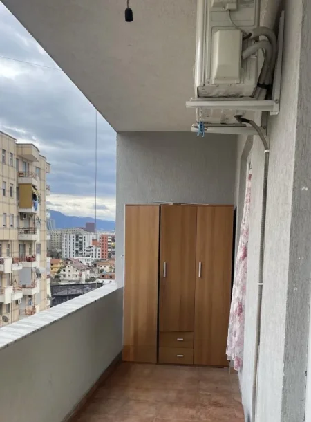 Tirane, jepet me qera apartament 1+1+Ballkon Kati 8, 75 m² 400 € (mikel Marubi)
