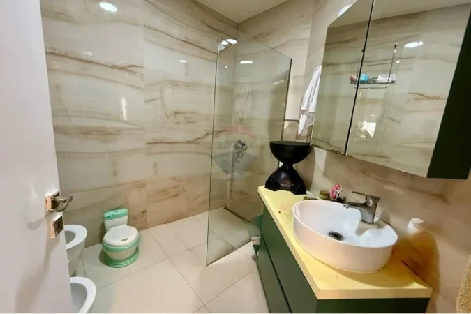 Tirane, shitet , 1 m² 145.000 € (Kodra e Diellit 2 )