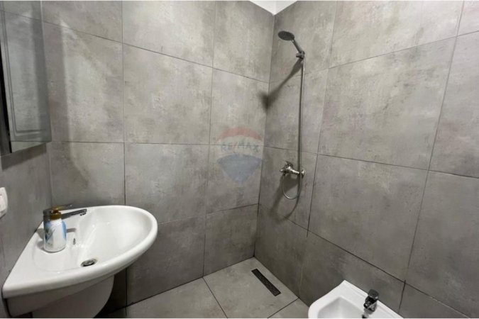 Tirane, shitet , 1 m² 145.000 € (Kodra e Diellit 2 )