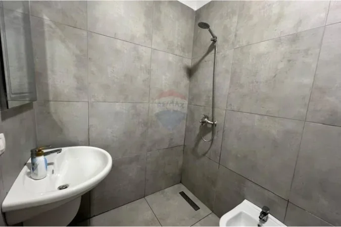 Tirane, shitet , 1 m² 145.000 € (Kodra e Diellit 2 )