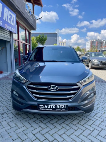 Tirane, shes makine Hyundai Tucson Nafte, gri e erret automatik Klima 12.300 €