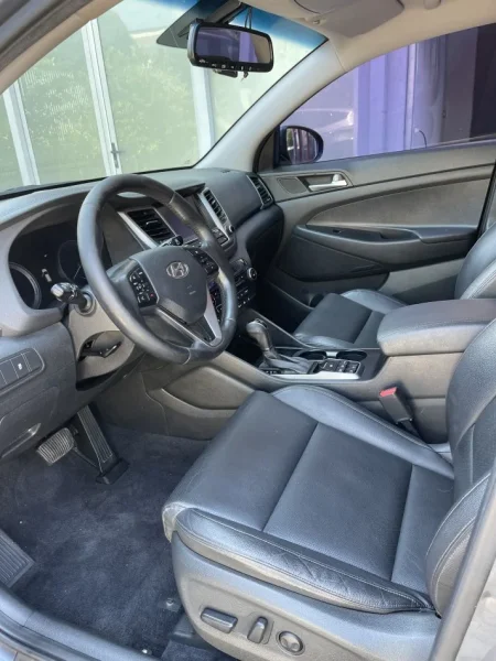 Tirane, shes makine Hyundai Tucson Nafte, gri e erret automatik Klima 12.000 €
