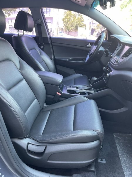 Tirane, shes makine Hyundai Tucson Nafte, gri e erret automatik Klima 12.300 €