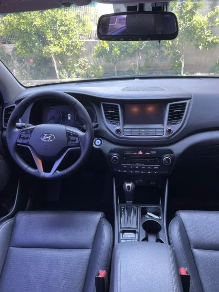 Tirane, shes makine Hyundai Tucson Nafte, gri e erret automatik Klima 12.000 €