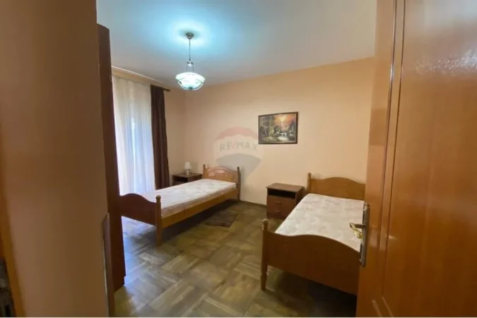 Tirane, jepet me qera apartament 2+1+Aneks+Ballkon , 80 m² 450 € (Muhamet Gjollesha)