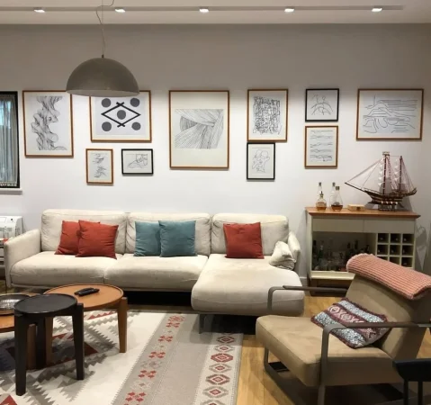 Gjiri Lalzit, jepet me qera Vile 3+1 , (Vala Mar)