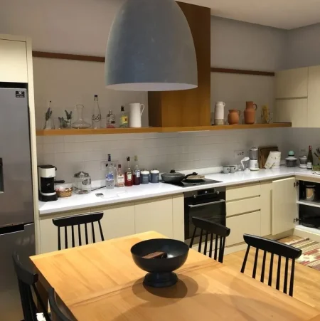 Gjiri Lalzit, jepet me qera Vile 3+1 , (Vala Mar)