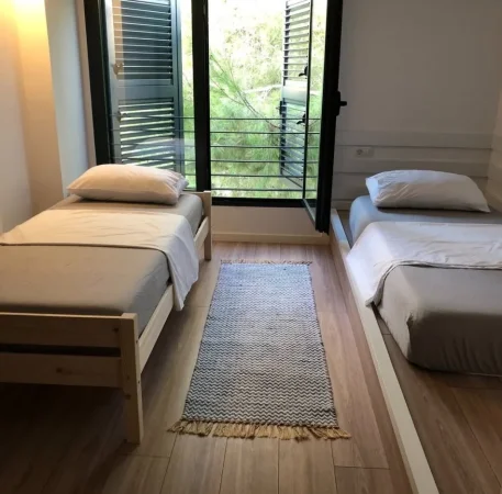 Gjiri Lalzit, jepet me qera Vile 3+1 , (Vala Mar)