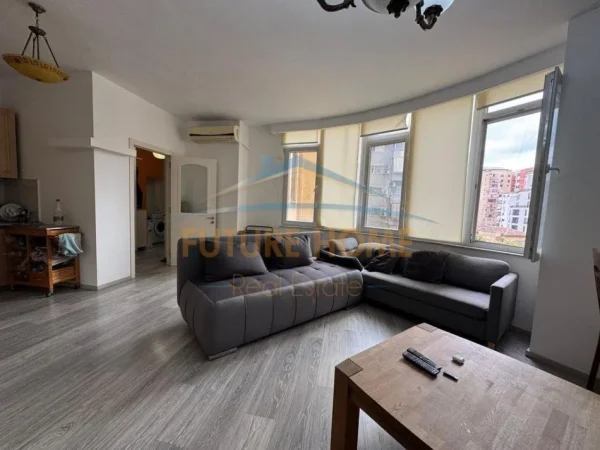 Tirane, jepet me qera apartament 1+1 Kati 4, 66 m² 650 € (Obzervatori)