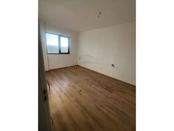 shitet , 96 m² 76.800 €