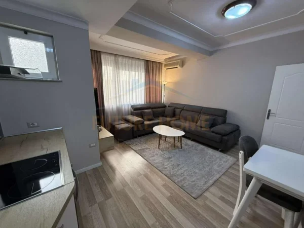 Tirane, shitet apartament Kati 1, 98 m² 320.000 € (Rruga Abdyl Frasheri)