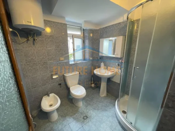 Tirane, jepet me qera apartament 2+1 Kati 2, 73 m² 500 € (21 DHJETORI)