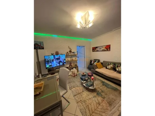 Tirane, shitet apartament 2+1 Kati 4, 106 m² 270.000 € (RRUGA SHYQYRI BRARI)