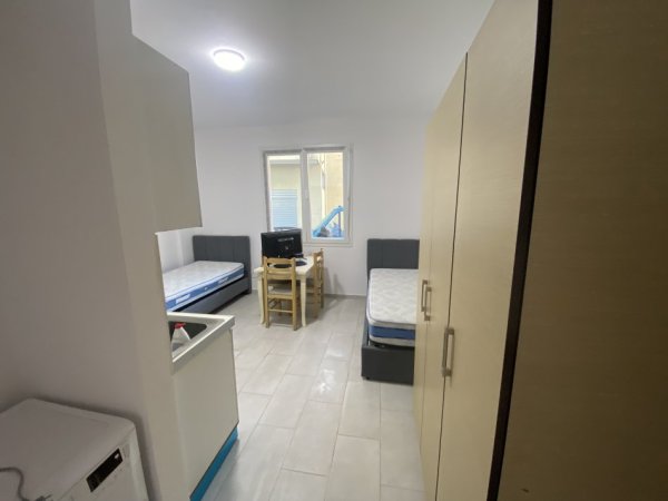 Tirane, jepet me qera garsonier Kati 1, 25 m²  180mij lek (Fuat Toptani (Qyteti Studenti))