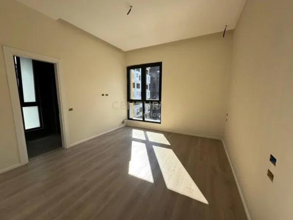 Tirane, shitet apartament 2+1 Kati 4, 111 m² 285.000 € (Rruga e Kavajes)