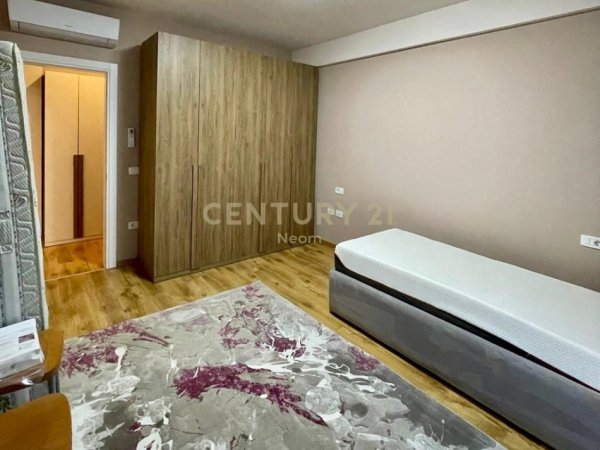 Tirane, jepet me qera apartament 2+1 Kati 7, 120 m² 1.400 € (DELIJORGJI)