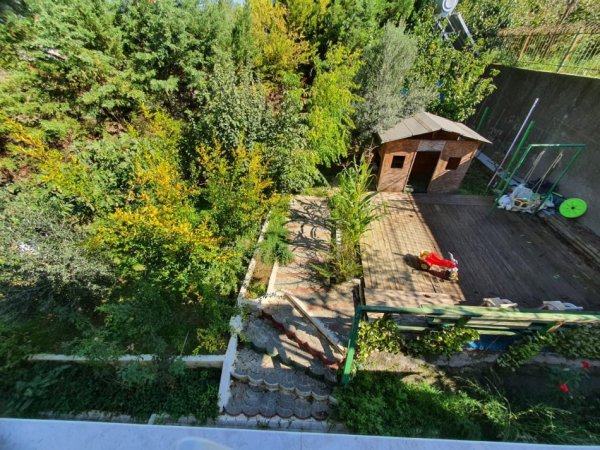 Tirane, shitet apartament 3 Katshe Kati 3, 1.000 m² 350.000 € (ne Peze te vogel Vila ndodhet afer iliria palace , vila toscana ose secret stone vila)