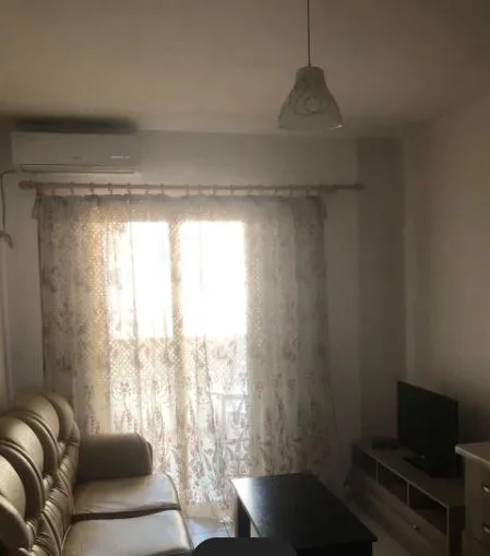 Tirane, jepet me qera apartament 1+1 Kati 3, 60 m² 40,000 leke (Prane Farmaci Dite e Nate)