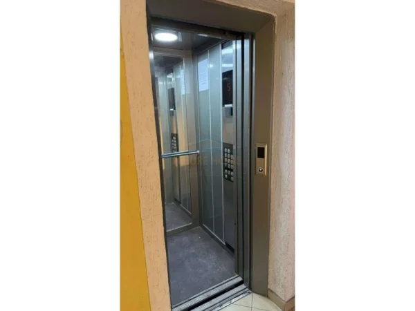 Shkembi Kavajes, shitet apartament 1+1+Ballkon Kati 6, 52 m² 80.000 € (Durres)