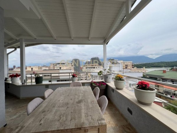Tirane, jepet me qera apartament+verande | Penthouse 2+1+Aneks+Ballkon Kati 5, 160 m² 1.600 € (Liqeni Artificial)