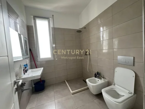 Tirane, shes apartament 2+1+Aneks+Ballkon Kati 9, 100 m² 210.000 € (Fusha e Aviacionit)