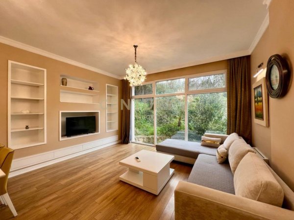 Tirane, jepet me qera apartament 2+1+Aneks+Ballkon Kati 2, 110 m² 850 € (Liqeni i Thate)