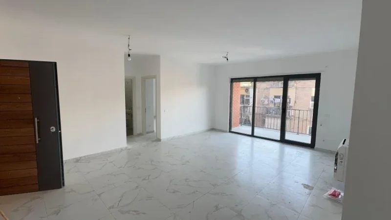 Tirane, jepet me qera zyre Kati 3, 120 m² 800 € (myslym shyri)